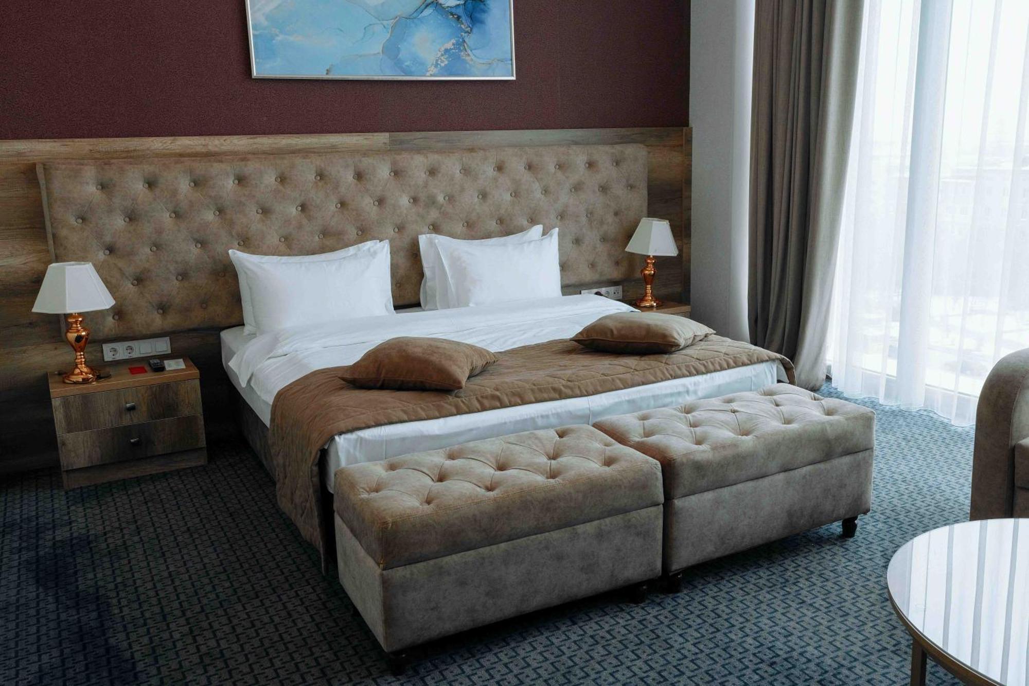Ramada By Wyndham Shymkent Hotel Ngoại thất bức ảnh