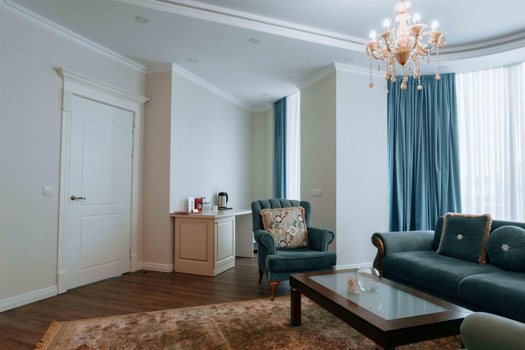Ramada By Wyndham Shymkent Hotel Ngoại thất bức ảnh