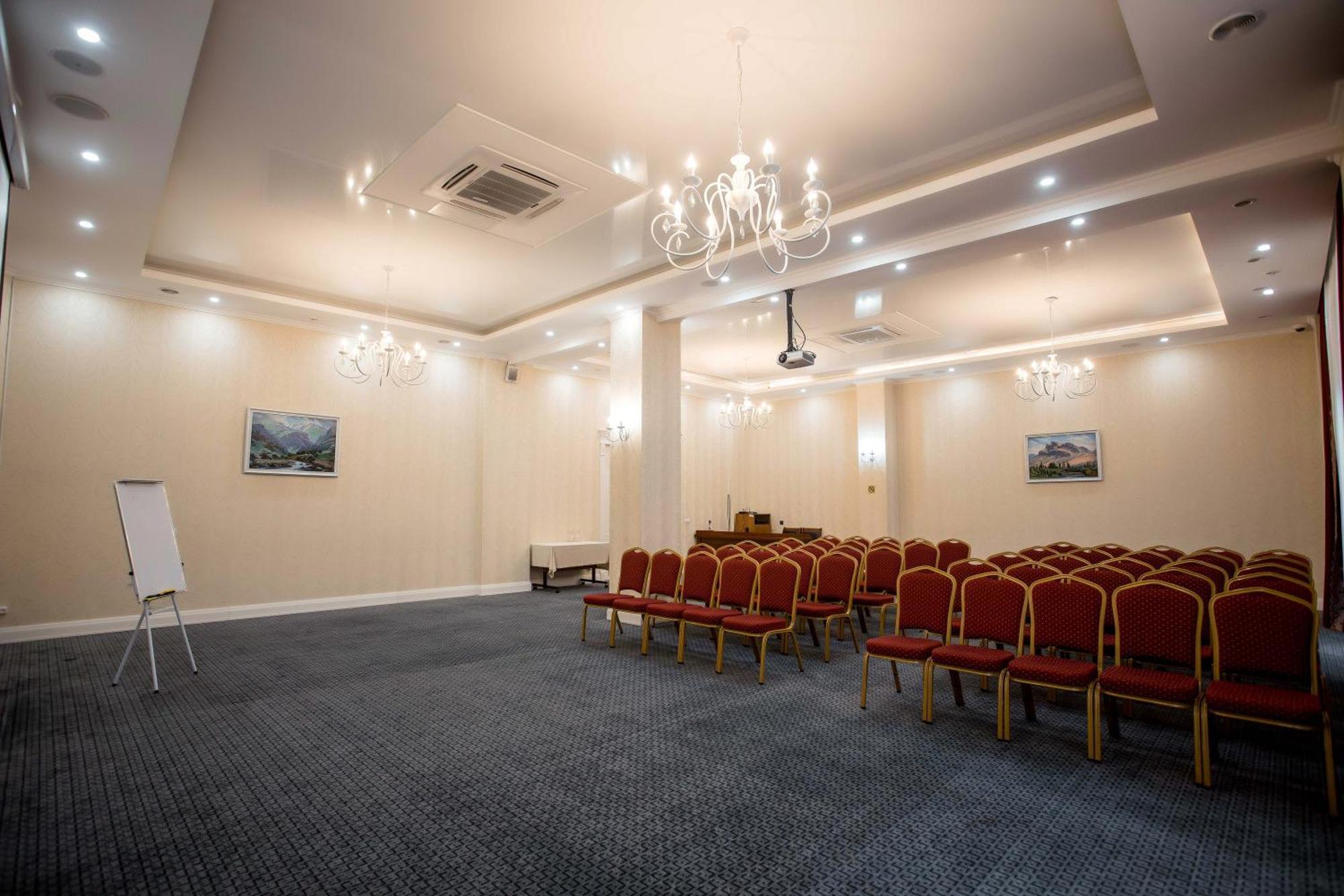 Ramada By Wyndham Shymkent Hotel Ngoại thất bức ảnh