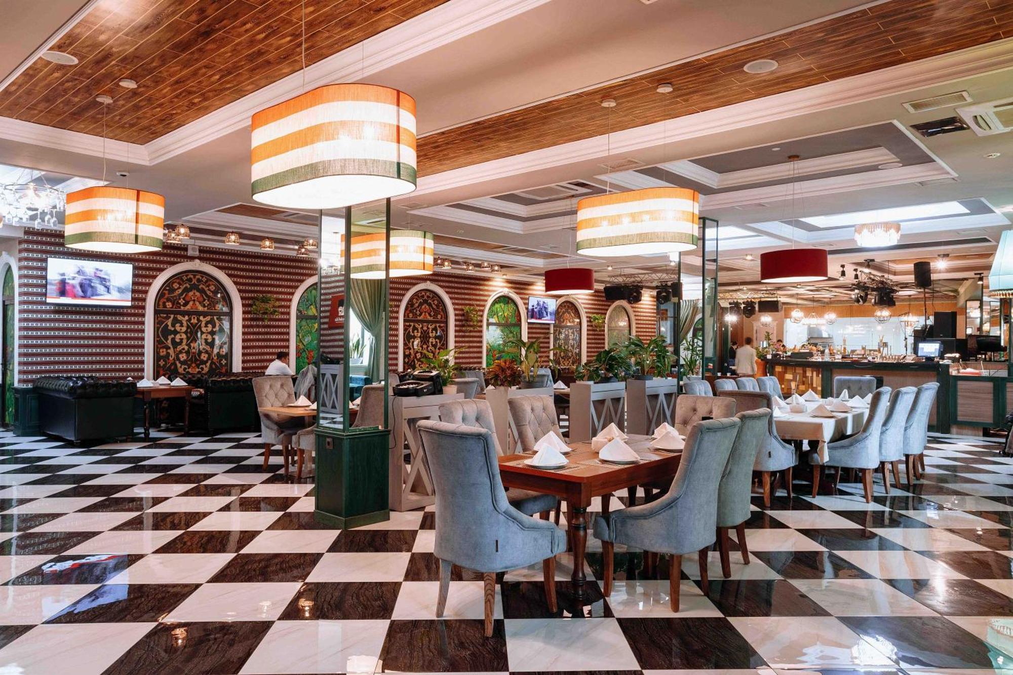 Ramada By Wyndham Shymkent Hotel Ngoại thất bức ảnh