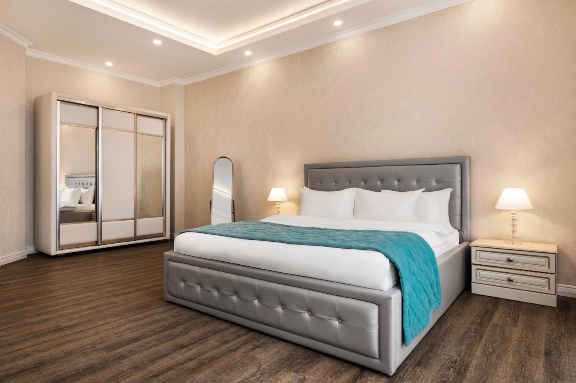 Ramada By Wyndham Shymkent Hotel Ngoại thất bức ảnh