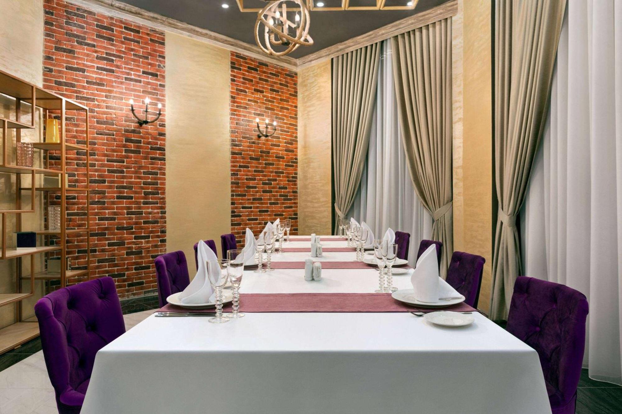 Ramada By Wyndham Shymkent Hotel Ngoại thất bức ảnh