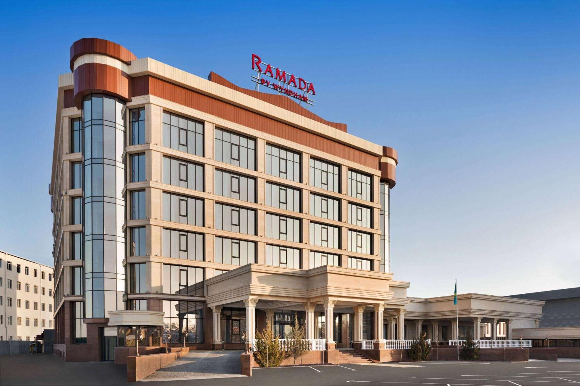 Ramada By Wyndham Shymkent Hotel Ngoại thất bức ảnh