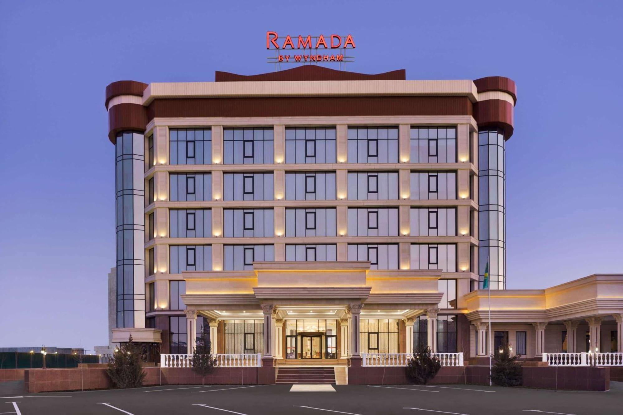 Ramada By Wyndham Shymkent Hotel Ngoại thất bức ảnh