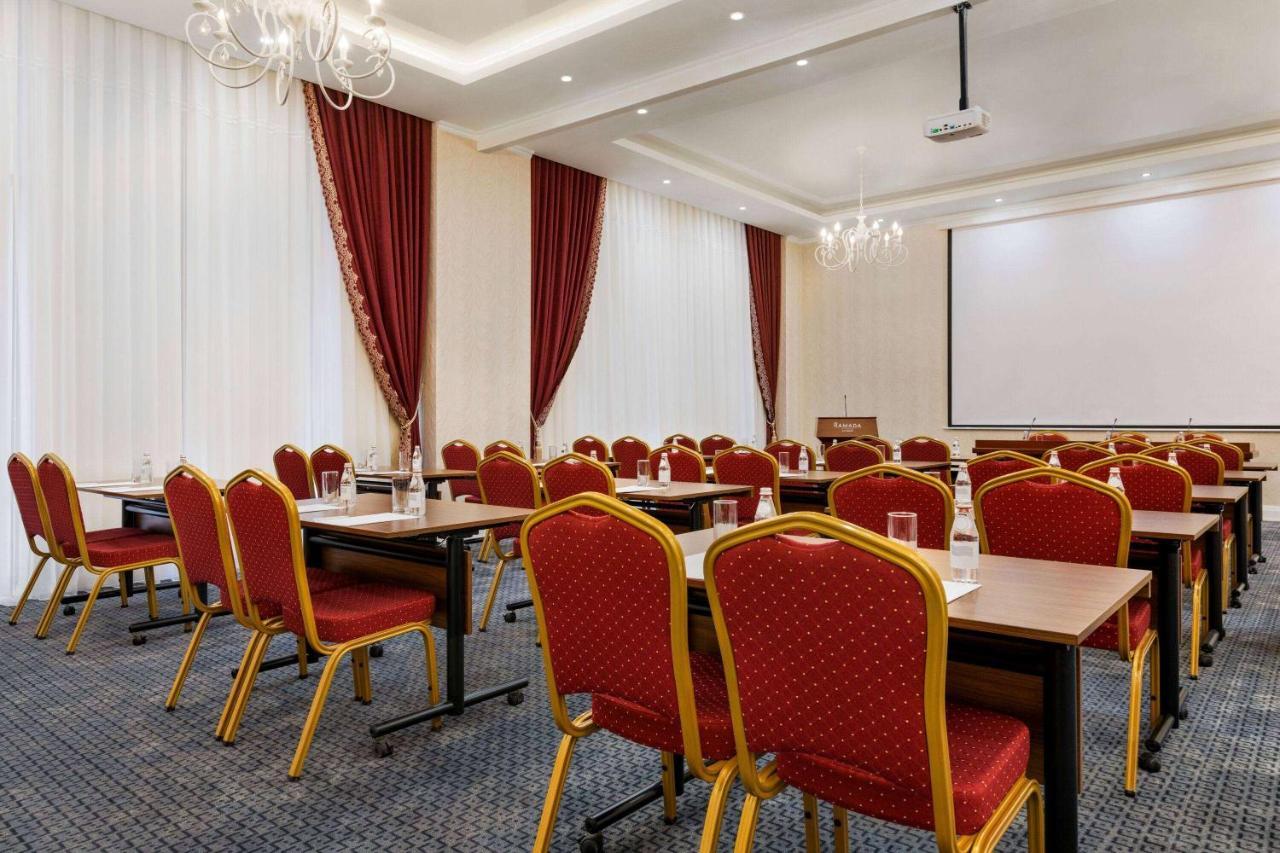 Ramada By Wyndham Shymkent Hotel Ngoại thất bức ảnh