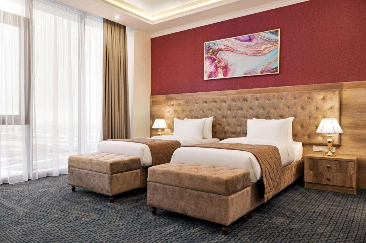 Ramada By Wyndham Shymkent Hotel Ngoại thất bức ảnh